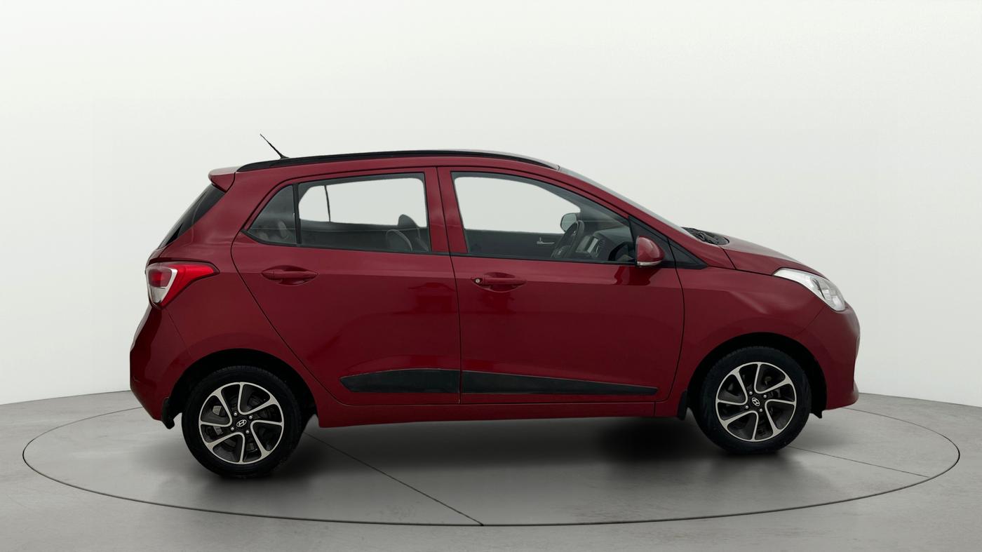 2017 Hyundai Grand i10 SPORTZ AT 1.2 KAPPA VTVT, Petrol, Automatic, 69,745 km, Right Side View