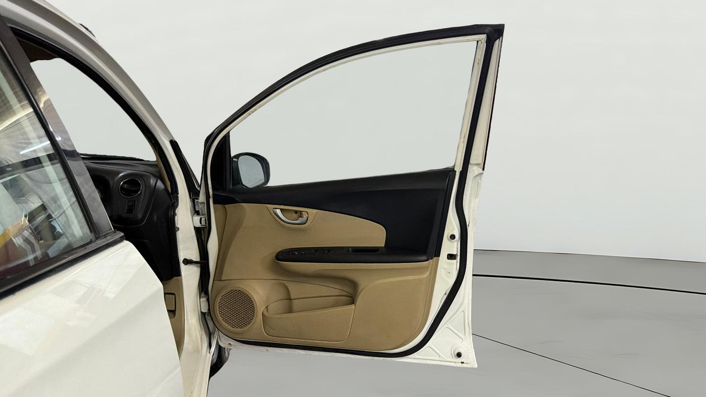 2014 Honda Brio VX AT, CNG, Automatic, 40,556 km, RHS Front Door