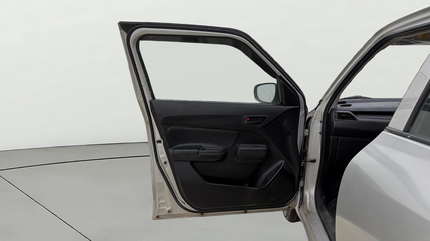 2019 Maruti Swift LXI, CNG, Manual, 58,358 km, LHS Front Door