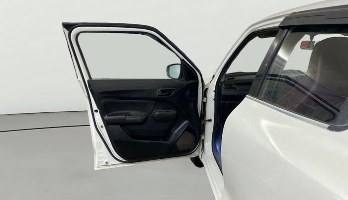 2020 Maruti Swift LXI, CNG, Manual, 94,918 km, LHS Front Door