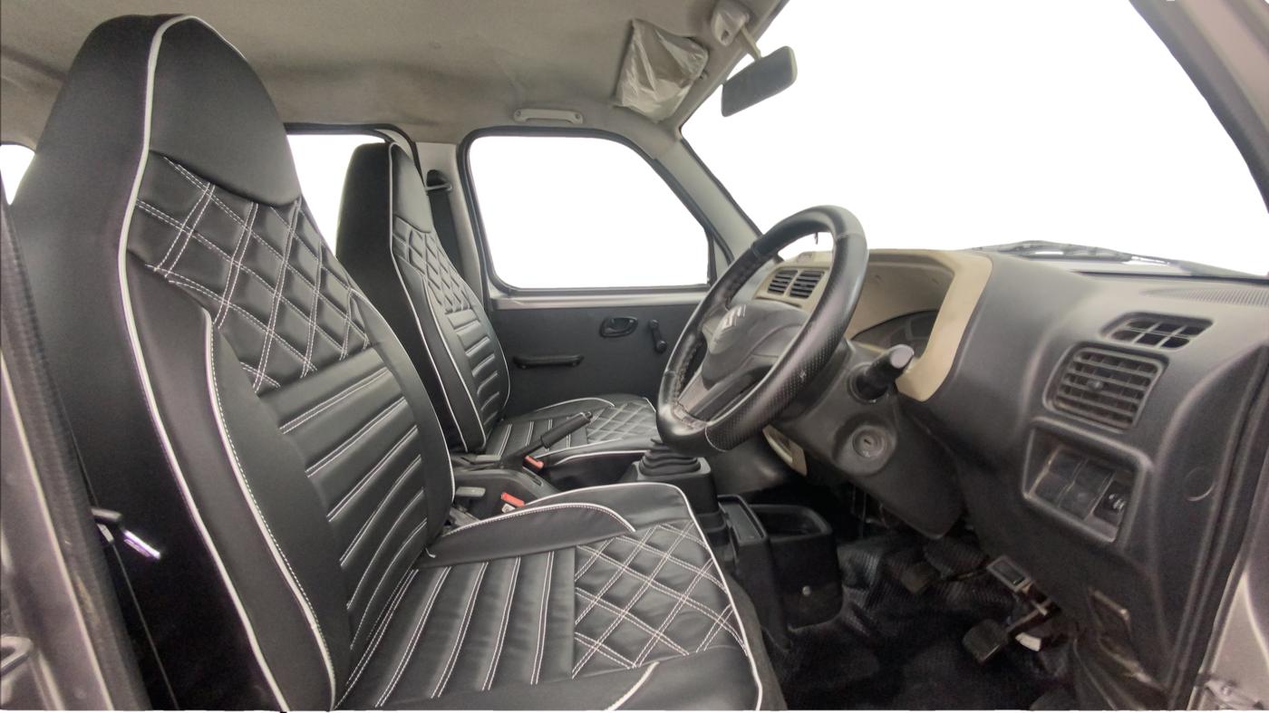 2022 Maruti Eeco 5 STR AC, Petrol, Manual, 28,263 km, Right Side Front Door Cabin