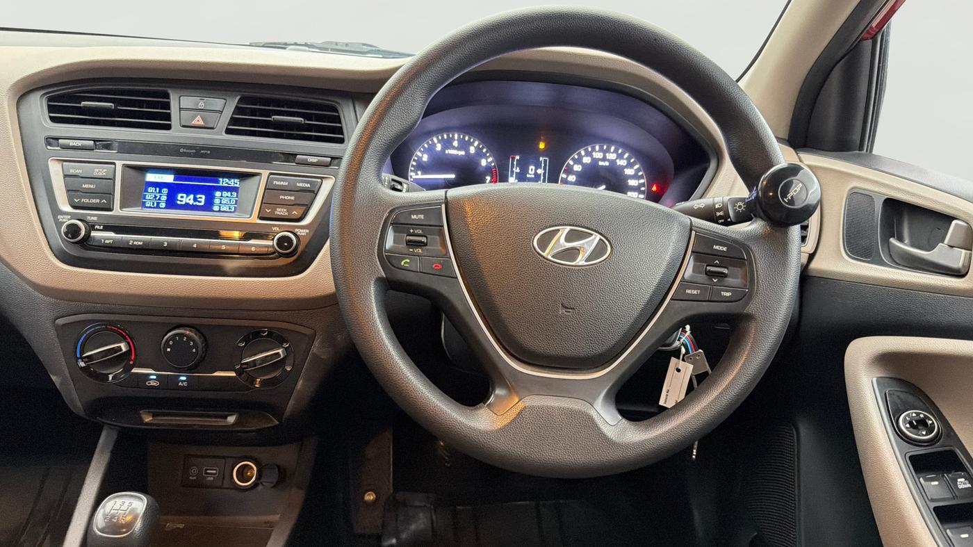 2015 Hyundai Elite i20 MAGNA 1.2, Petrol, Manual, 45,647 km, Steering Wheel Close Up