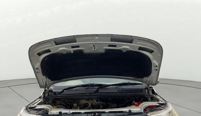 2018 Mahindra TUV300 T8, Diesel, Manual, 1,16,362 km, Open Bonet