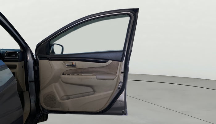 2017 Maruti Ciaz DELTA DIESEL 1.3, Diesel, Manual, 70,082 km, RHS Front Door