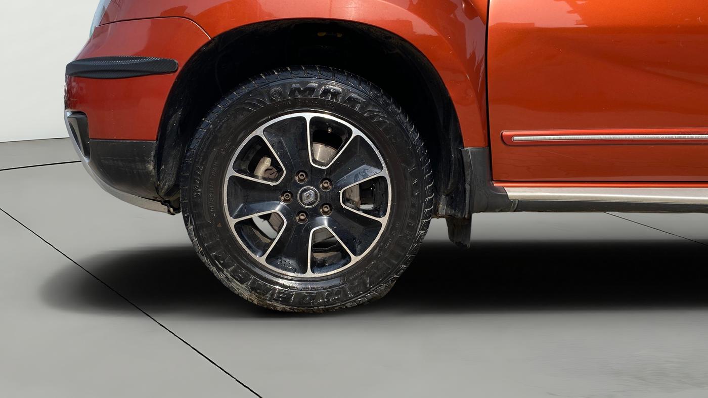2016 Renault Duster 110 PS RXZ 4X4 MT DIESEL, Diesel, Manual, 1,11,247 km, Left Front Wheel