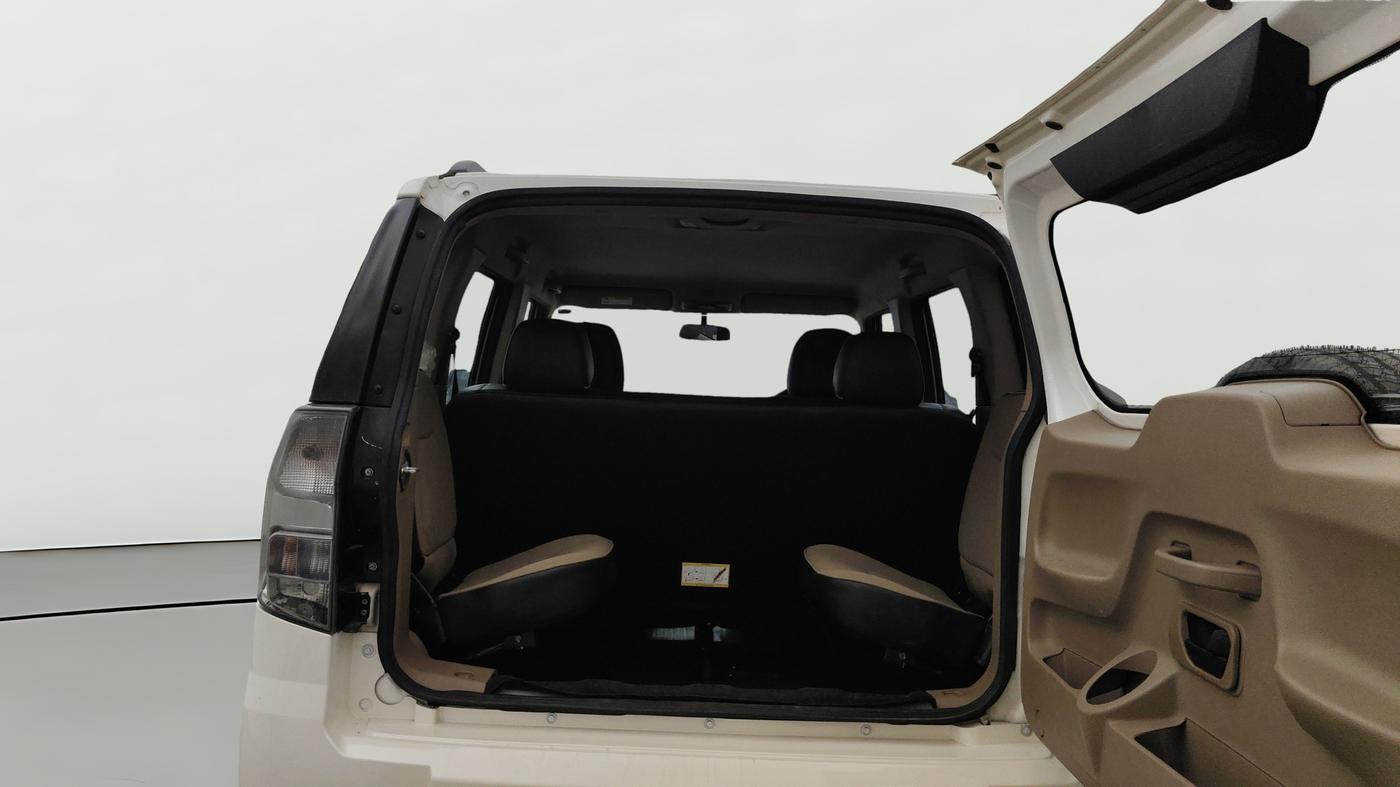 2019 Mahindra TUV300 T10, Diesel, Manual, 27,583 km, Boot Open Zoomed View