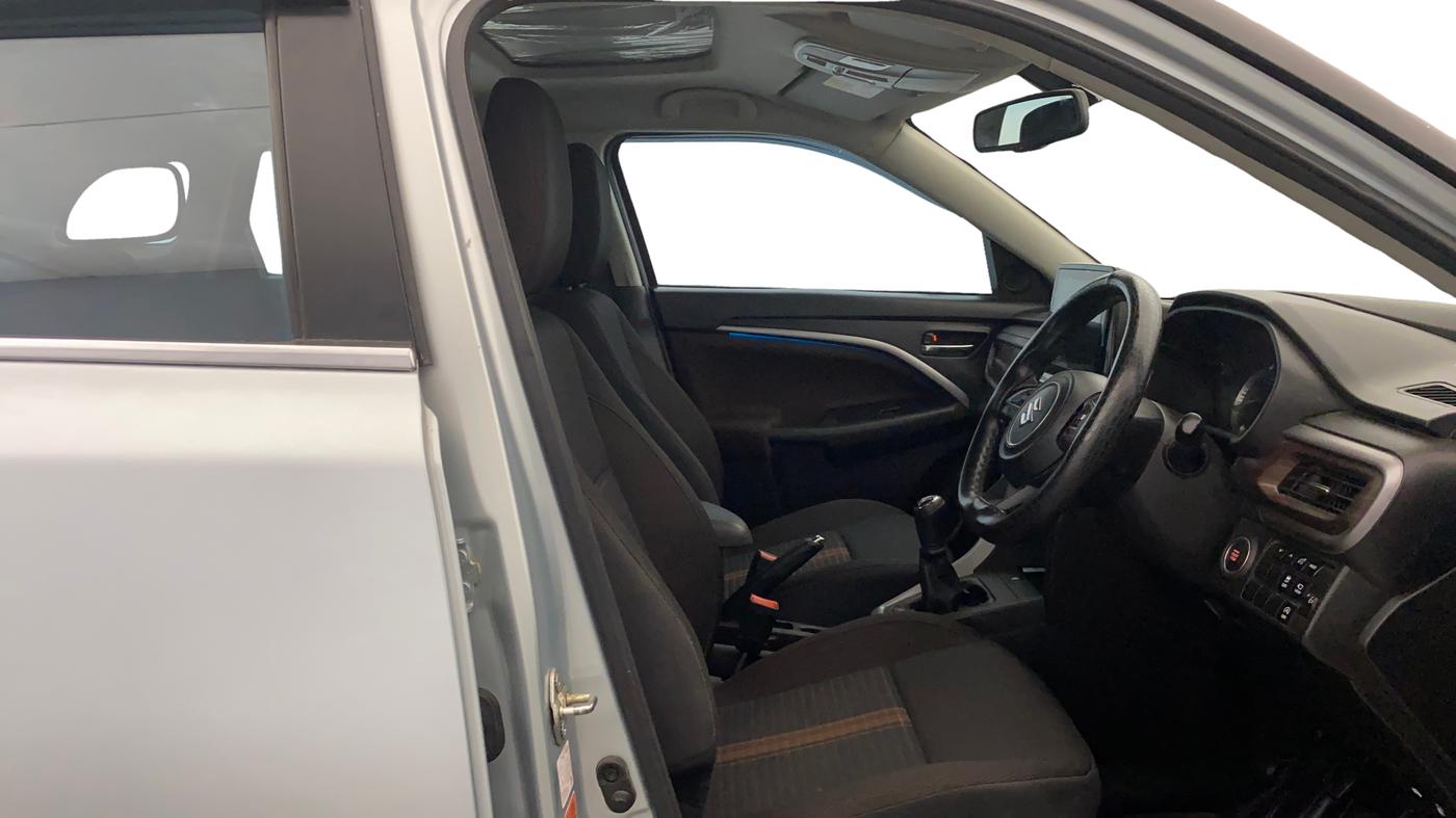 2023 Maruti BREZZA ZXI + SMART HYBRID, Petrol, Manual, 51,975 km, Right Side Front Door Cabin