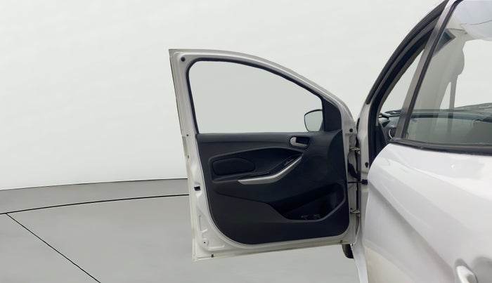 2016 Ford New Figo TITANIUM 1.5 PETROL AT, Petrol, Automatic, 51,020 km, LHS Front Door