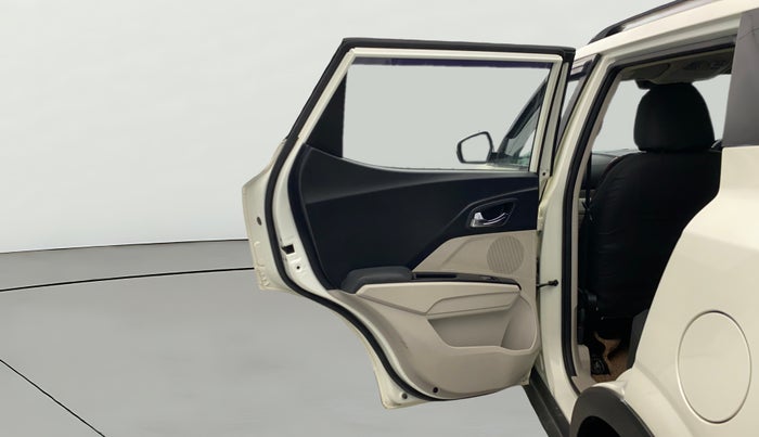 2020 Mahindra XUV300 W8 1.2 PETROL, Petrol, Manual, 31,768 km, LHS Rear Door