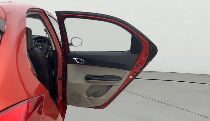 2017 Tata Tiago XZ PETROL, Petrol, Manual, 31,714 km, RHS Rear Door