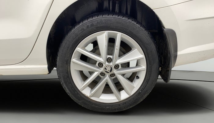 2017 Skoda Rapid STYLE 1.5 TDI AT, Diesel, Automatic, 1,12,847 km, Left Rear Wheel