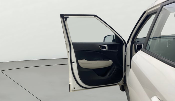 2022 Hyundai VENUE SX 1.2 PETROL, Petrol, Manual, 70,943 km, LHS Front Door