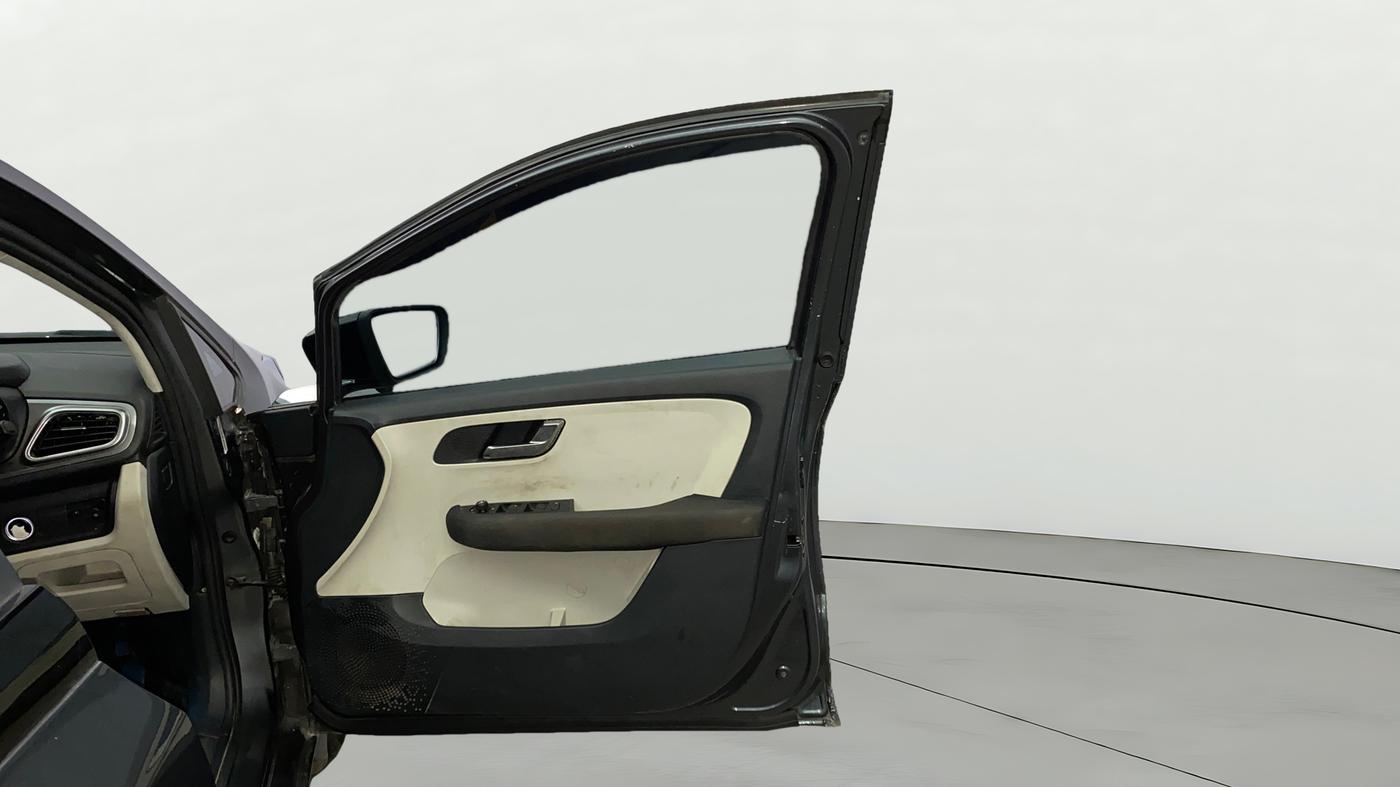 2021 Tata ALTROZ XZ PLUS PETROL, Petrol, Manual, 77,283 km, RHS Front Door