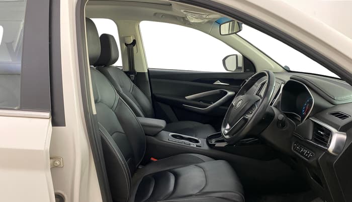 2020 MG HECTOR SHARP 1.5 DCT PETROL, Petrol, Automatic, 20,106 km, Right Side Front Door Cabin
