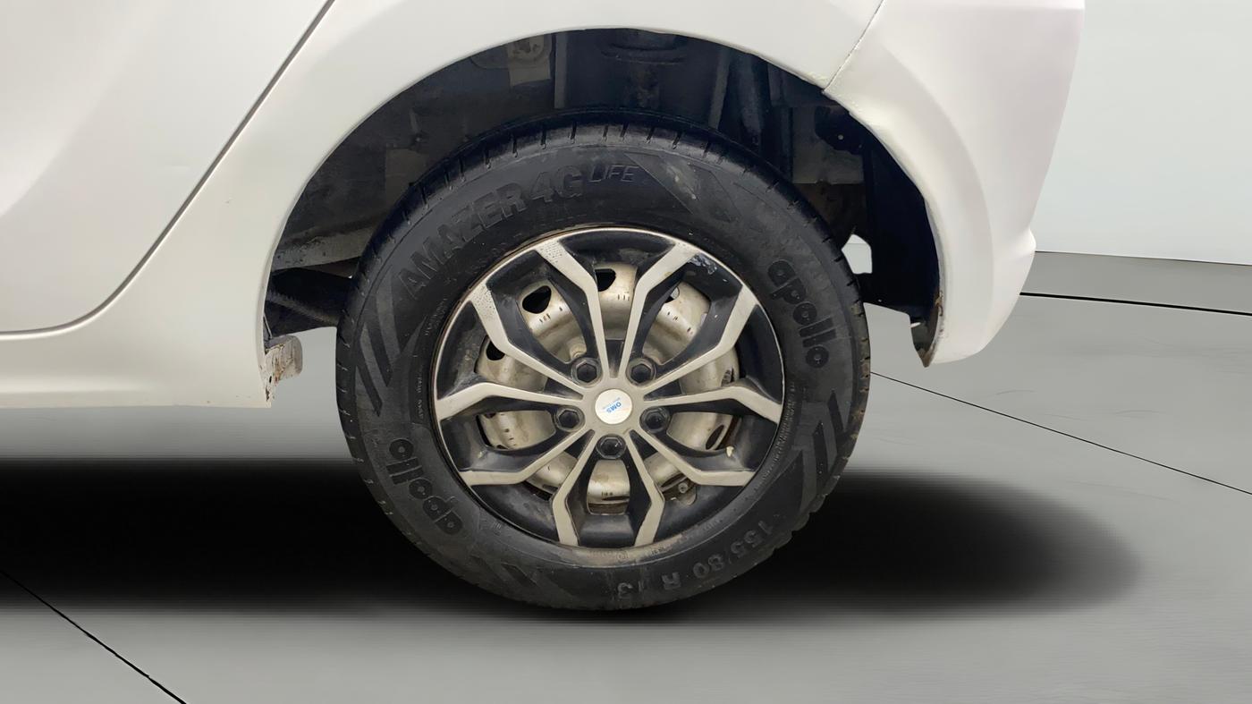 2016 Tata Tiago XE DIESEL, Diesel, Manual, 1,23,710 km, Left Rear Wheel