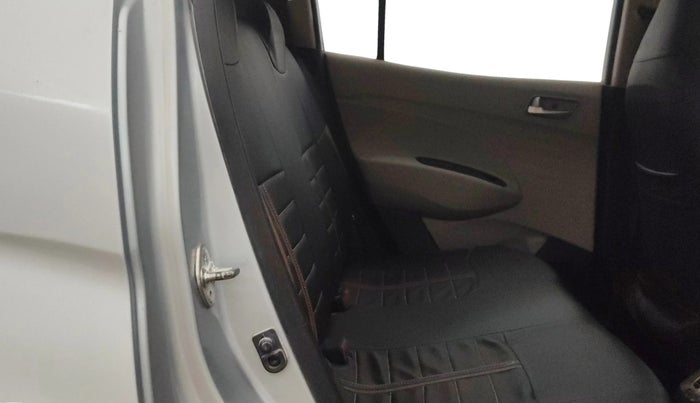 2019 Hyundai NEW SANTRO SPORTZ CNG, CNG, Manual, 75,013 km, Right Side Rear Door Cabin