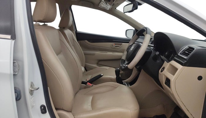 2016 Maruti Ciaz ZDI+ SHVS, Diesel, Manual, 53,124 km, Right Side Front Door Cabin