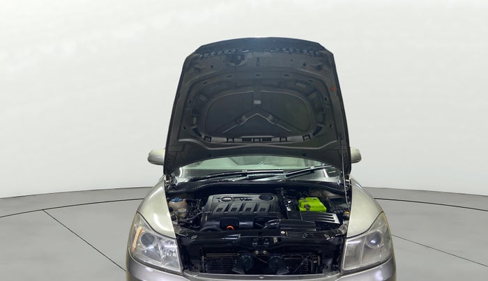 2013 Skoda Laura AMBIENTE 1.9 TDI MT, Diesel, Manual, 1,12,025 km, Open Bonet