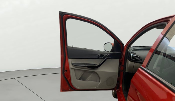 2017 Tata Tiago XT PETROL, Petrol, Manual, 32,566 km, LHS Front Door