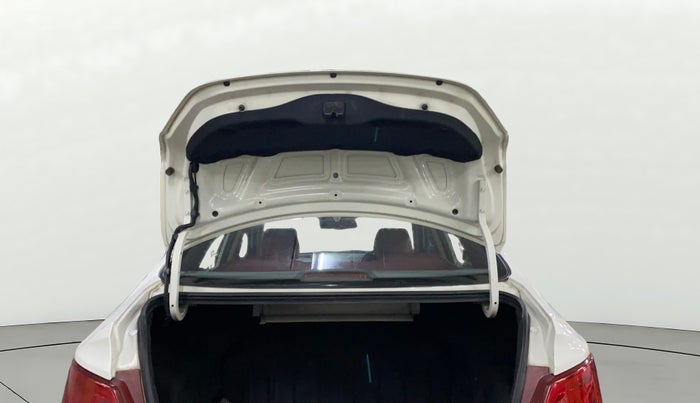 2017 Hyundai Verna 1.6 CRDI SX, Diesel, Manual, 1,00,677 km, Boot Door Open