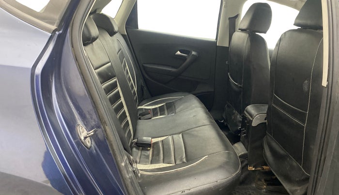 2015 Volkswagen Polo COMFORTLINE 1.5L, Diesel, Manual, 75,370 km, Right Side Rear Door Cabin