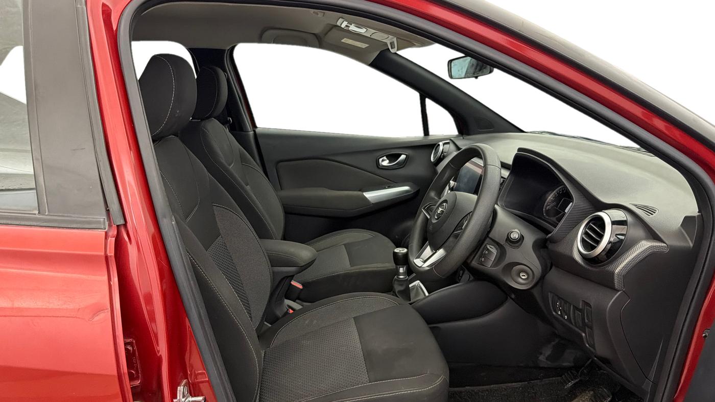 2020 Nissan Kicks XV 1.5, Petrol, Manual, 30,435 km, Right Side Front Door Cabin