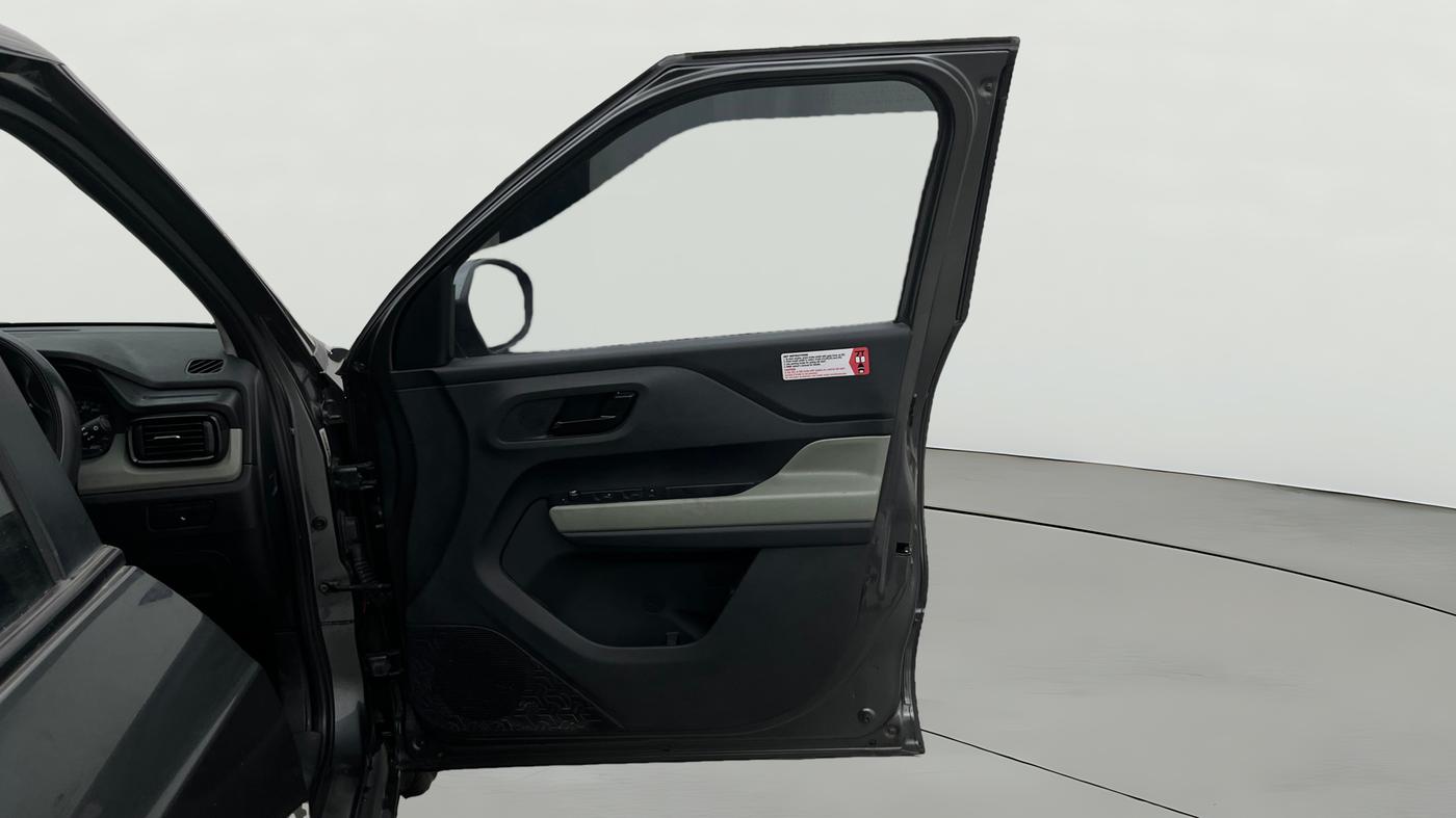 2022 Tata PUNCH ADVENTURE AMT, Petrol, Automatic, 24,678 km, RHS Front Door