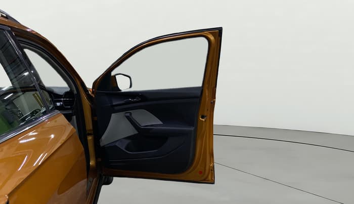 2022 Skoda KUSHAQ STYLE 1.0L TSI AT (6 AIRBAGS), Petrol, Automatic, 15,721 km, RHS Front Door