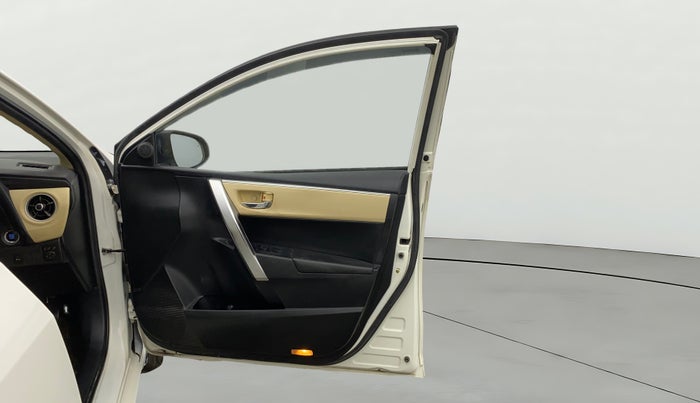 2017 Toyota Corolla Altis VL CVT PETROL, Petrol, Automatic, 1,19,988 km, RHS Front Door