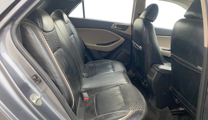 2017 Hyundai Elite i20 SPORTZ 1.4 CRDI, Diesel, Manual, 1,12,166 km, Right Side Rear Door Cabin