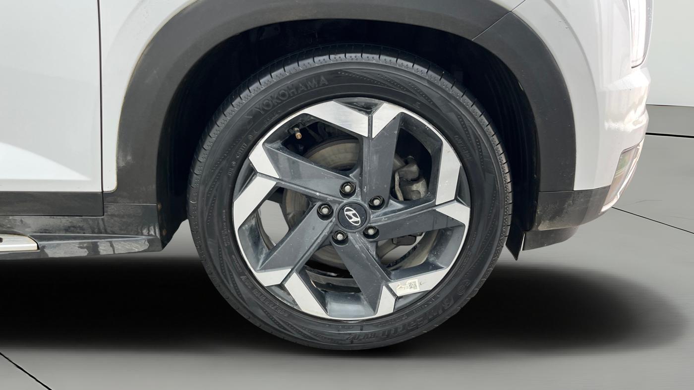 2021 Hyundai ALCAZAR 2.0 SIGNATURE (O) AT 6STR, Petrol, Automatic, 60,665 km, Right Front Wheel