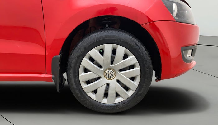 2013 Volkswagen Polo COMFORTLINE 1.2L PETROL, Petrol, Manual, 1,17,957 km, Right Front Wheel
