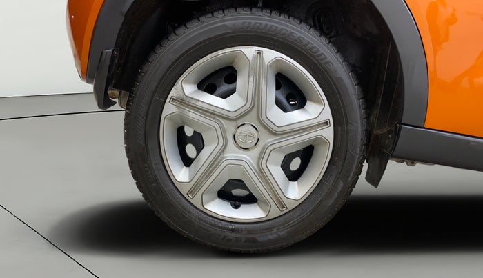 2018 Tata NEXON XZ PETROL, Petrol, Manual, 31,076 km, Right Rear Wheel