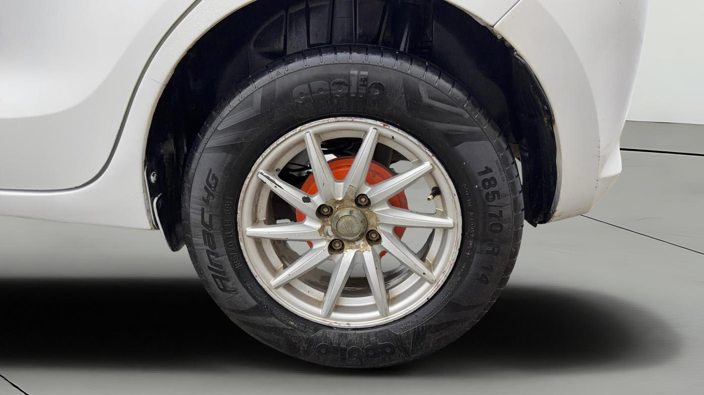 2019 Maruti Swift VXI, CNG, Manual, 65,439 km, Left Rear Wheel