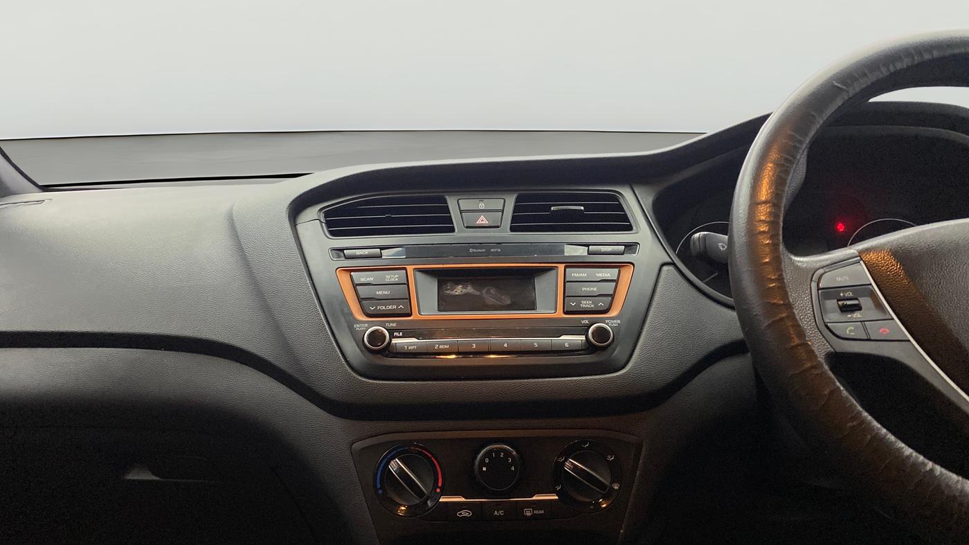 2016 Hyundai i20 Active 1.2 S, Petrol, Manual, 1,30,736 km, Air Conditioner