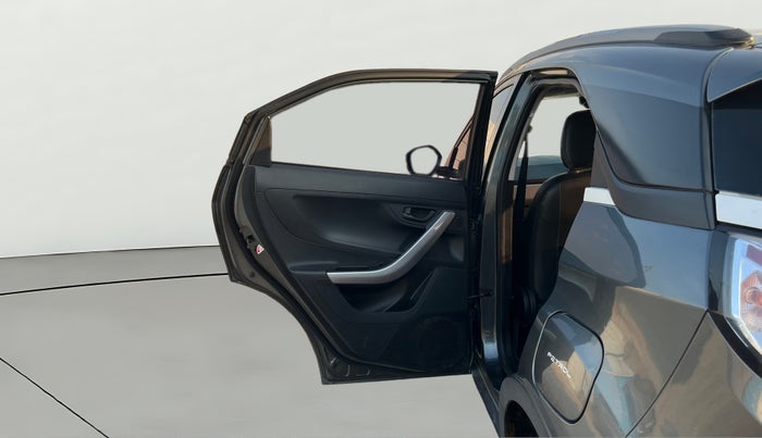 2022 Tata NEXON XM PLUS SUNROOF PETROL, Petrol, Manual, 59,792 km, LHS Rear Door