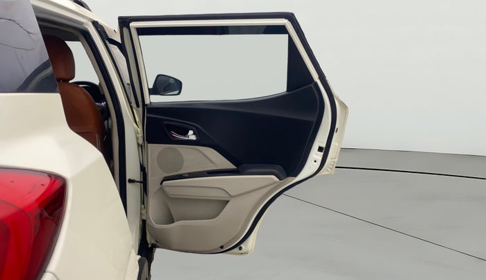 2019 Mahindra XUV300 W8 1.5 DIESEL, Diesel, Manual, 64,535 km, RHS Rear Door