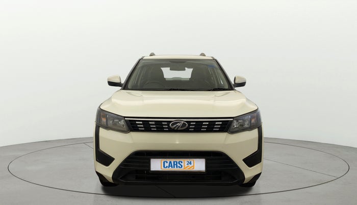 2020 Mahindra XUV300 W4 1.2 PETROL, Petrol, Manual, 61,281 km, Front