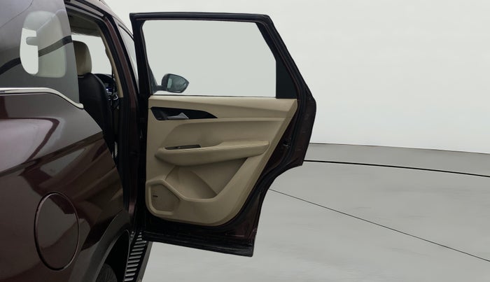 2021 MG HECTOR SHARP 2.0 DIESEL, Diesel, Manual, 1,19,582 km, RHS Rear Door