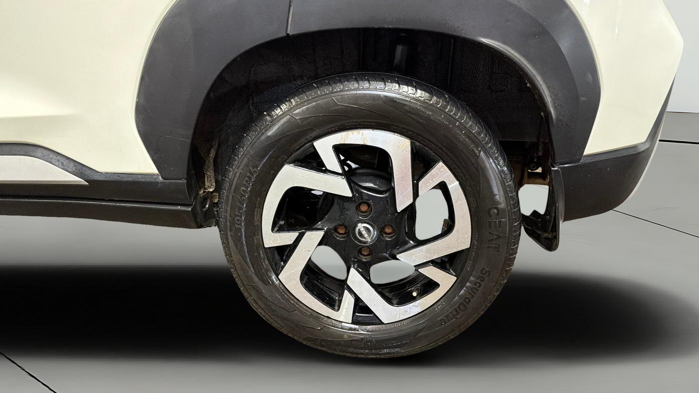 2022 Nissan MAGNITE XV MT, Petrol, Manual, 93,119 km, Left Rear Wheel