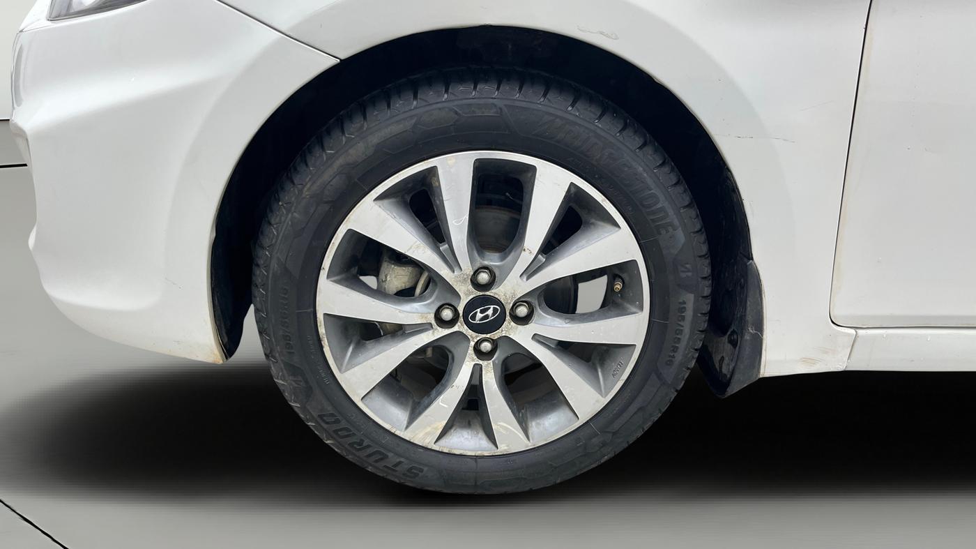 2014 Hyundai Verna FLUIDIC 1.6 VTVT SX, Petrol, Manual, 48,332 km, Left Front Wheel