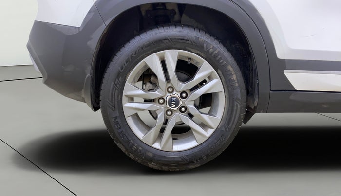 2020 KIA SELTOS HTX IVT 1.5 PETROL, Petrol, Automatic, 1,37,635 km, Right Rear Wheel