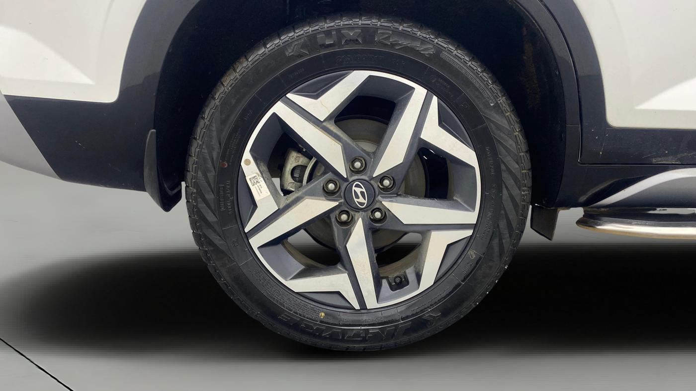 2024 Hyundai ALCAZAR Executive 7 STR 1.5 Turbo GDi Petrol MT, Petrol, Manual, 16,277 km, Right Rear Wheel