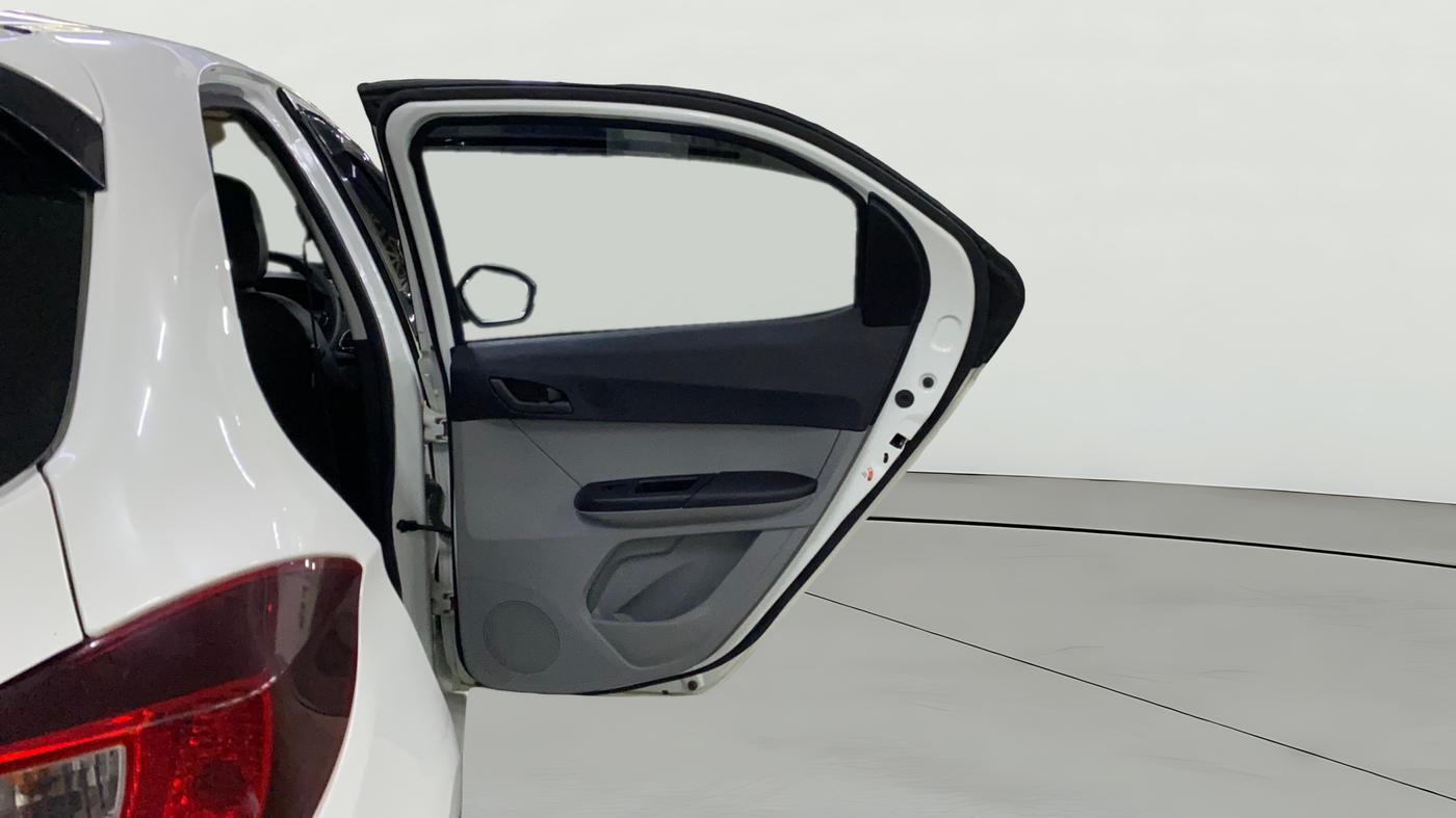 2024 Tata Tiago XTA PETROL, Petrol, Automatic, 10,806 km, RHS Rear Door