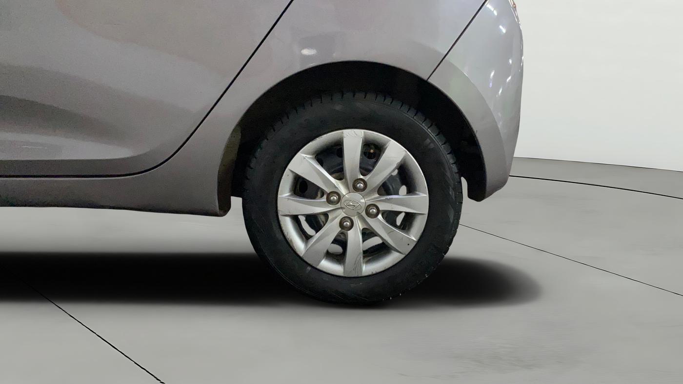 2013 Hyundai Eon MAGNA +, Petrol, Manual, 49,693 km, Left Rear Wheel