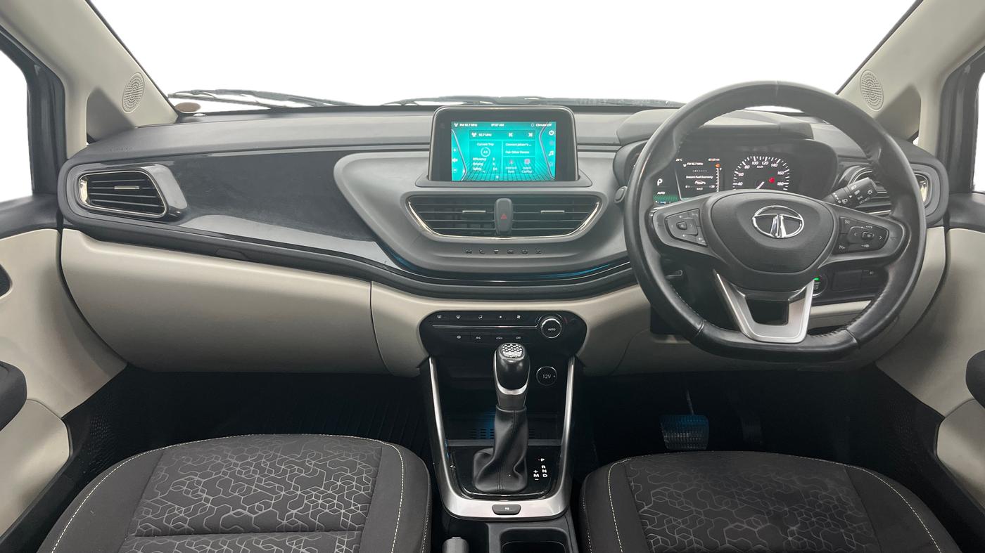 2023 Tata ALTROZ XZA + SUNROOF, Petrol, Automatic, 32,423 km, Dashboard