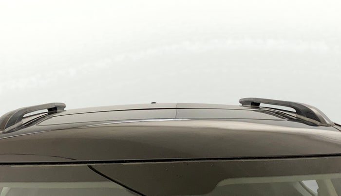 2023 Mahindra XUV300 W4 1.2 PETROL, Petrol, Manual, 30,416 km, Moonroof/ Sunroof