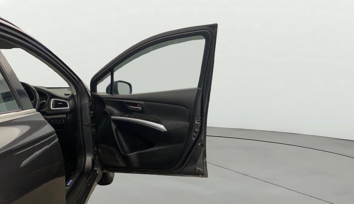 2018 Maruti S Cross ZETA 1.3, Diesel, Manual, 52,123 km, RHS Front Door