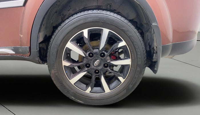 2018 Mahindra XUV500 W11, Diesel, Manual, 52,365 km, Left Rear Wheel