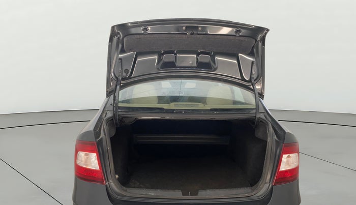 2017 Skoda Rapid AMBITION 1.6 MPI MT, Petrol, Manual, 1,19,944 km, Boot Door Open